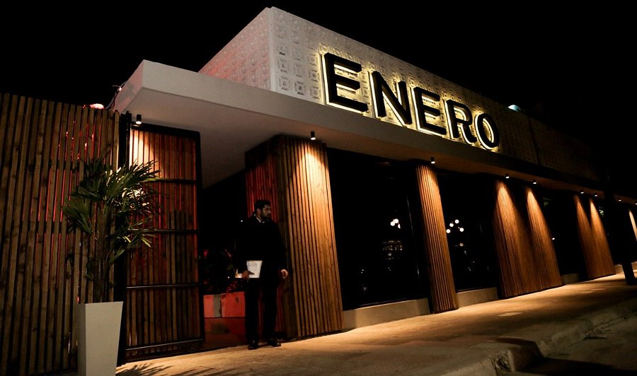 Interior de restaurante premium con música personalizada de Ritmo Studio